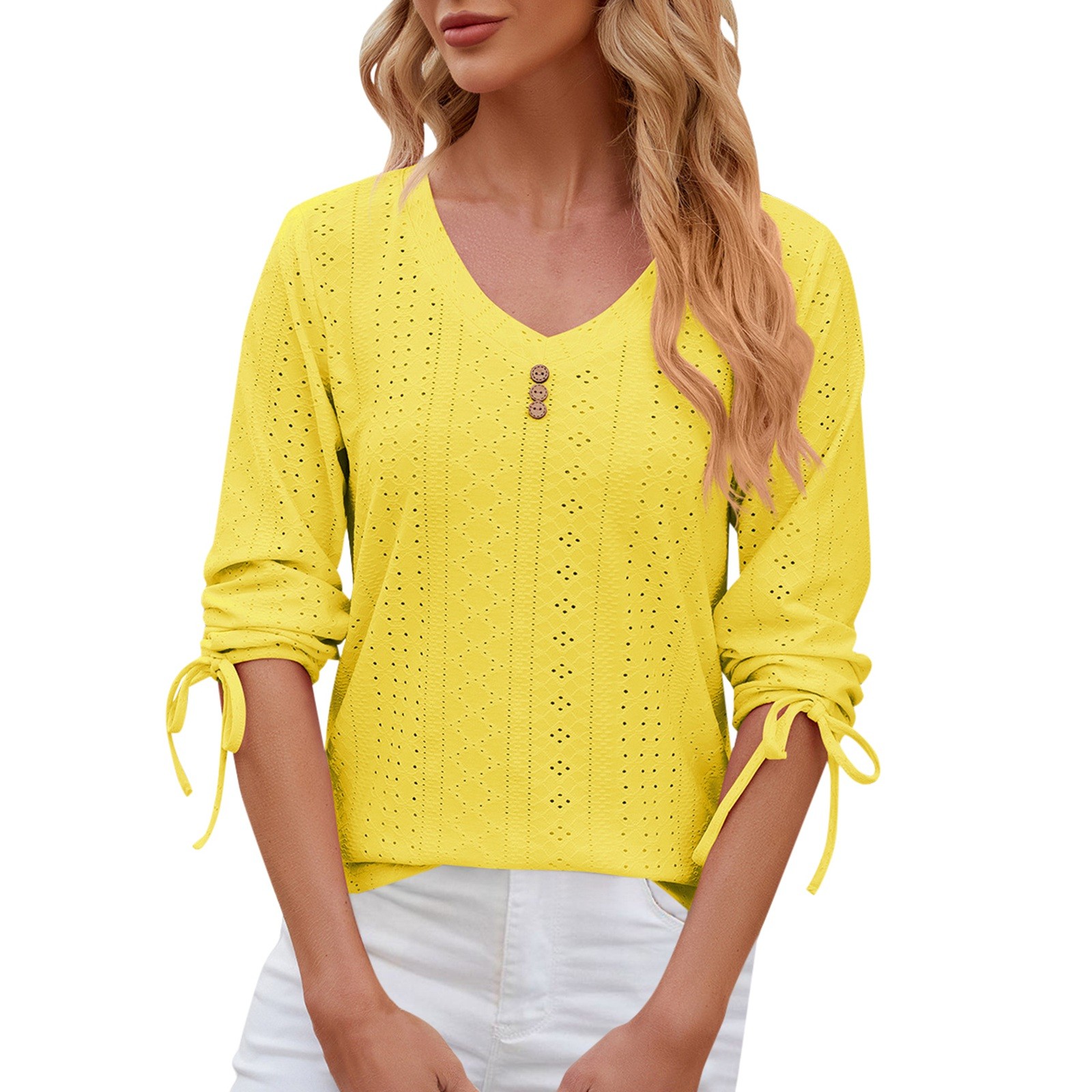 thumbnail image 1 of Camiseta de mujer con cuello en V, manga media y detalle de botones - Ropa informal, tejido suave y transpirable, fácil de combinar, fácil de cuidar, 1 of 8